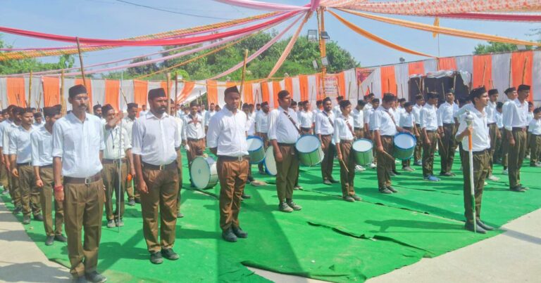 घोष की धुन पर मिले कदम से कदम, पथ संचलन