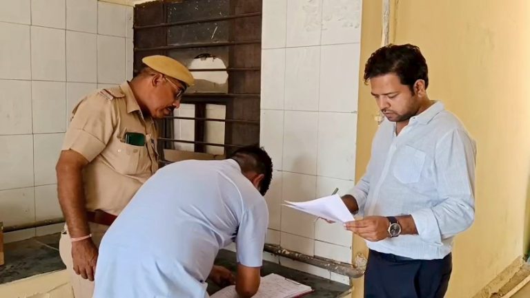 ट्रेलर की टक्कर से देवली निवासी युवक की मौत, पत्नी घायल